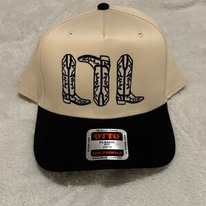 OTTO Two-Tone Beige and Black Cap